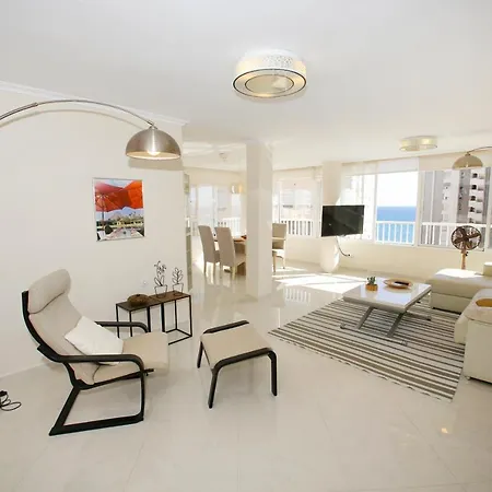 In Front Of The Sea With Ac And Pool Apartment